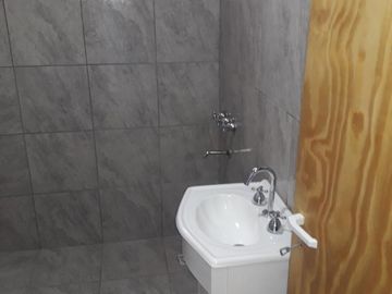 Casa en venta - 2 Dormitorios 1 Baño - Cochera - 1.050Mts2 - Bordenave, Puán