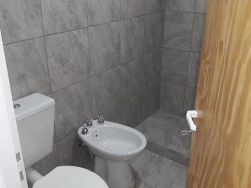 Casa en venta - 2 Dormitorios 1 Baño - Cochera - 1.050Mts2 - Bordenave, Puán