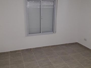 Casa en venta - 2 Dormitorios 1 Baño - Cochera - 1.050Mts2 - Bordenave, Puán