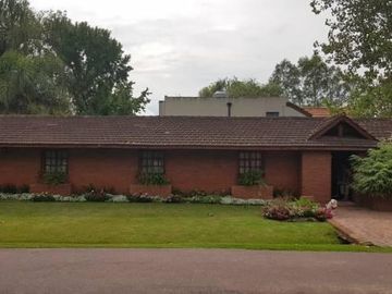 CASA EN VENTA EN COUNTRY MASCHWITZ CLUB