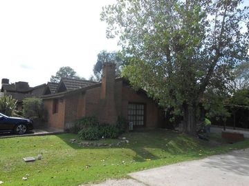 CASA EN VENTA EN COUNTRY MASCHWITZ CLUB