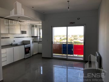 Departamento semi-piso 3 ambientes con 2 cocheras en venta - Berazategui