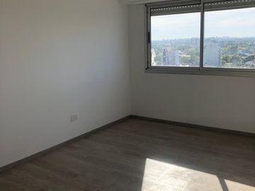 Departamento semi-piso 3 ambientes con 2 cocheras en venta - Berazategui