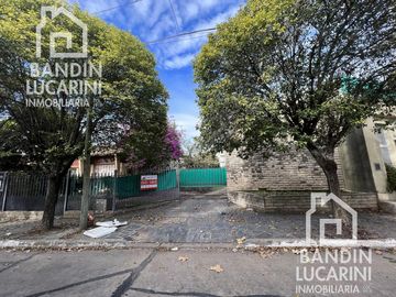 Casa en Venta sobre dos lotes en Berazategui Ideal desarrollos Inmobiliarios.