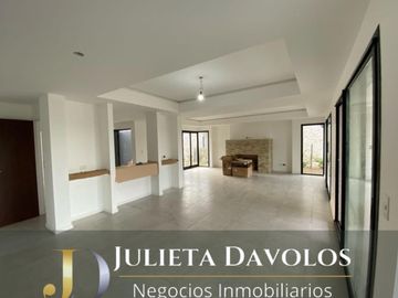 Casa en Venta 7 ambientes Barrio El Canton Golf con vista al golf