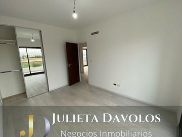 Casa en Venta 7 ambientes Barrio El Canton Golf con vista al golf
