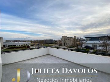 Casa en Venta 7 ambientes Barrio El Canton Golf con vista al golf
