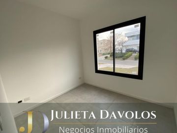 Casa en Venta 7 ambientes Barrio El Canton Golf con vista al golf