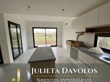 Casa en Venta 7 ambientes Barrio El Canton Golf con vista al golf