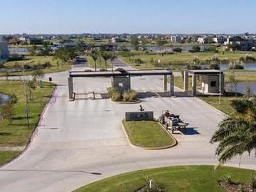 Casa en Venta 7 ambientes Barrio El Canton Golf con vista al golf