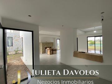Casa en Venta 7 ambientes Barrio El Canton Golf con vista al golf