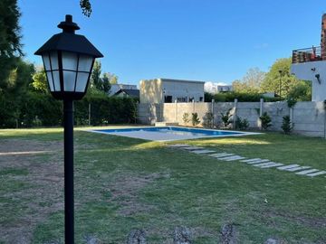 Casa quinta en venta - 1 Dormitorio 1 Baño - Cocheras - 774Mts2 - General Rodríguez