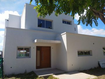 Casa  en venta en  San Matias