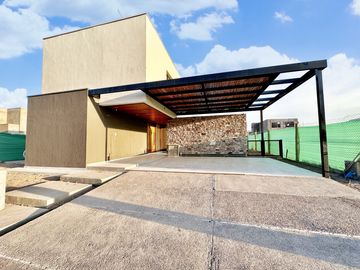 Casa con dormitorio prinpal en PB!!!
