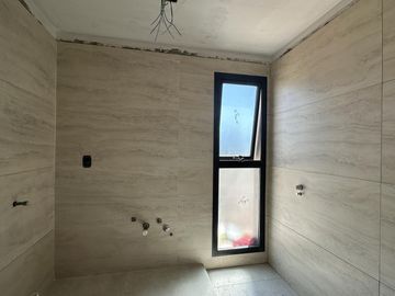 Casa con dormitorio prinpal en PB!!!