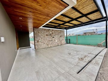 Casa con dormitorio prinpal en PB!!!