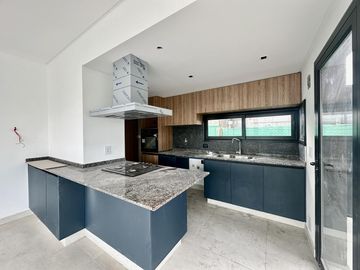 Casa con dormitorio prinpal en PB!!!