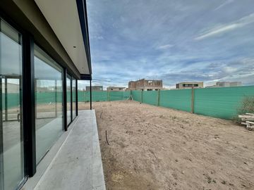 Casa con dormitorio prinpal en PB!!!
