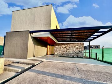 Casa con dormitorio prinpal en PB!!!