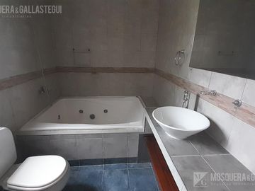 Casa en venta en el canton golf