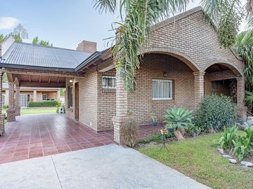 Casa en Funes 3 Dormitorios Av. Fuerzas Aereas excelente ubicación