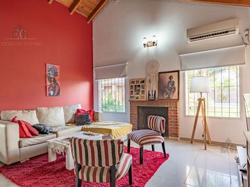Casa en Funes 3 Dormitorios Av. Fuerzas Aereas excelente ubicación