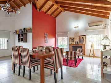 Casa en Funes 3 Dormitorios Av. Fuerzas Aereas excelente ubicación
