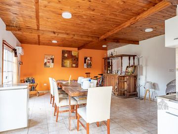 Casa en Funes 3 Dormitorios Av. Fuerzas Aereas excelente ubicación