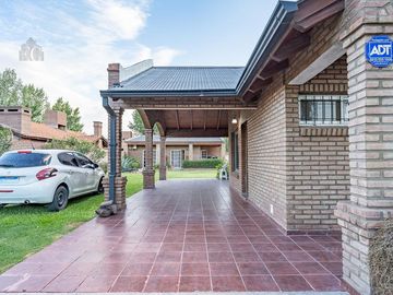 Casa en Funes 3 Dormitorios Av. Fuerzas Aereas excelente ubicación