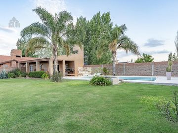 Casa en Funes 3 Dormitorios Av. Fuerzas Aereas excelente ubicación