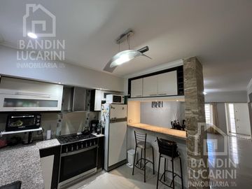 Casa en Venta en Berazategui. Dos casas. Ideal familia grande o dos familias.