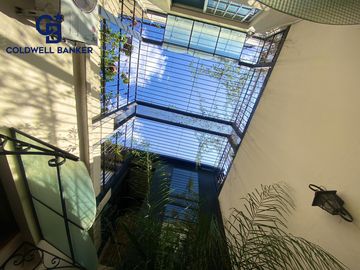 CASA EN VENTA 8 AMBIENTES EN BOEDO