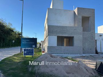 Dúplex  premium  (3 dormitorios) CAMPO CHICO |  Lote 300m²