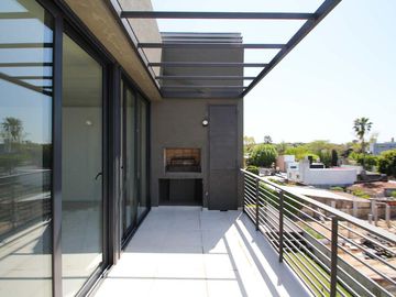 Venta  Departamento 3 ambientes con Jardín en Nuevo Beccar Central