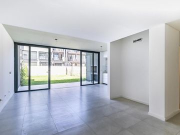 Venta  Departamento 3 ambientes con Jardín en Nuevo Beccar Central
