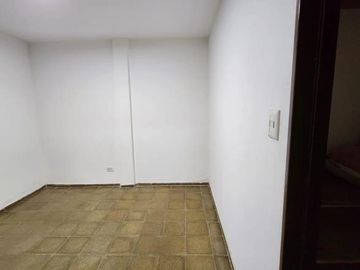 Dpto como NUEVO. 2 Dormitorio/ 2 PATIOS- Bº ALTO ALBERDI