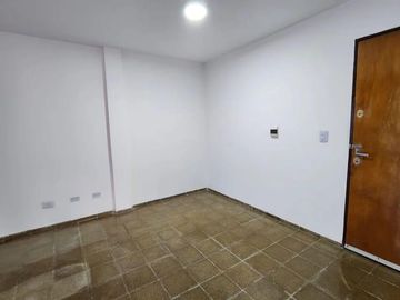 Dpto como NUEVO. 2 Dormitorio/ 2 PATIOS- Bº ALTO ALBERDI