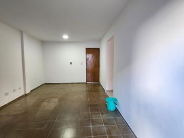 Dpto como NUEVO. 2 Dormitorio/ 2 PATIOS- Bº ALTO ALBERDI