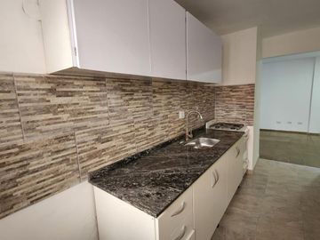 Dpto como NUEVO. 2 Dormitorio/ 2 PATIOS- Bº ALTO ALBERDI