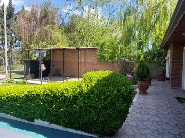 Casa de 3 amb. a la venta en Cañuelas