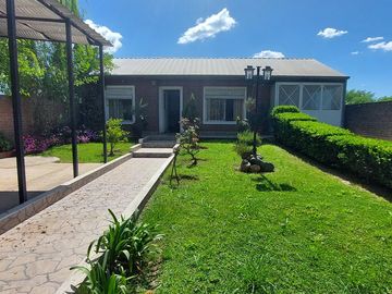 Casa de 3 amb. a la venta en Cañuelas