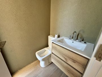 VENTA DE CASA EN SAN SEBASTIAN AREA 12 - 4 AMBIENTES