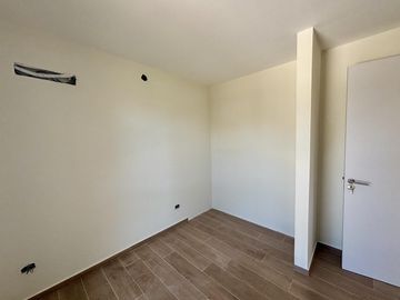 VENTA DE CASA EN SAN SEBASTIAN AREA 12 - 4 AMBIENTES