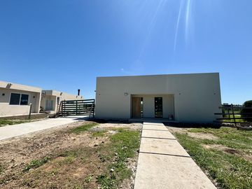 VENTA DE CASA EN SAN SEBASTIAN AREA 12 - 4 AMBIENTES