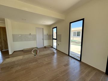 VENTA DE CASA EN SAN SEBASTIAN AREA 12 - 4 AMBIENTES