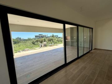 VENTA DE CASA EN SAN SEBASTIAN AREA 12 - 4 AMBIENTES