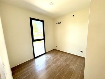 VENTA DE CASA EN SAN SEBASTIAN AREA 12 - 4 AMBIENTES