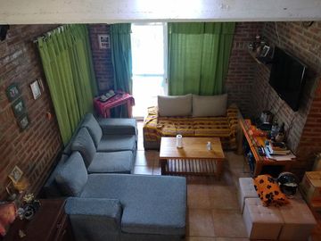 CHALET MUY AMPLIO - ADROGUE - ACEPTA DEPTO 3 AMBIENTES EN PARTE DE PAGO