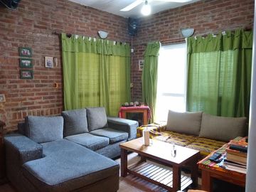 CHALET MUY AMPLIO - ADROGUE - ACEPTA DEPTO 3 AMBIENTES EN PARTE DE PAGO