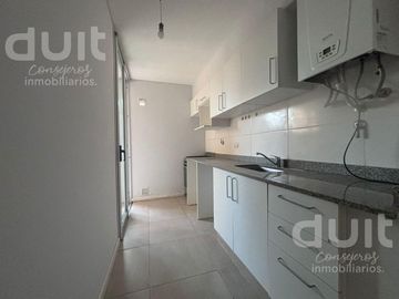 Vendo departamento de 3 dormitorios en complejo con pileta.